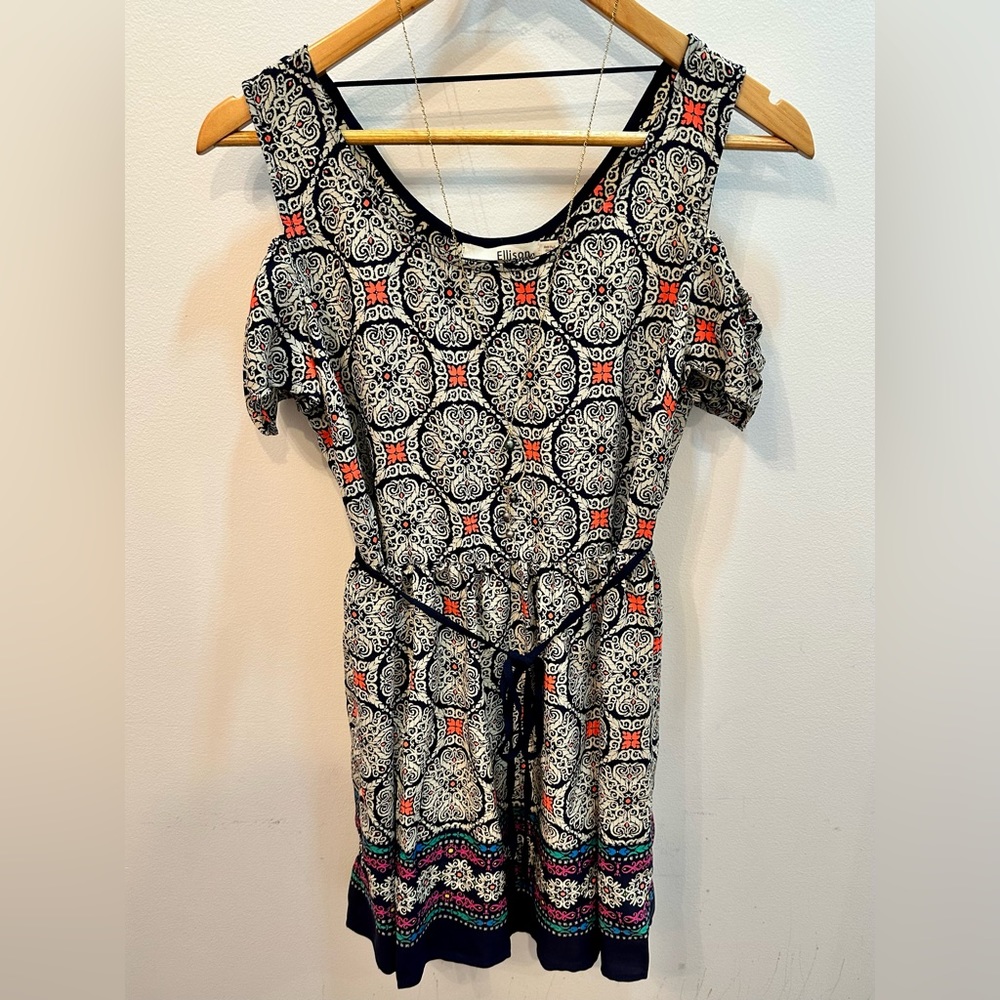 SALE || COLD SHOULDER || Spring ready dress - Picture 3 of 6